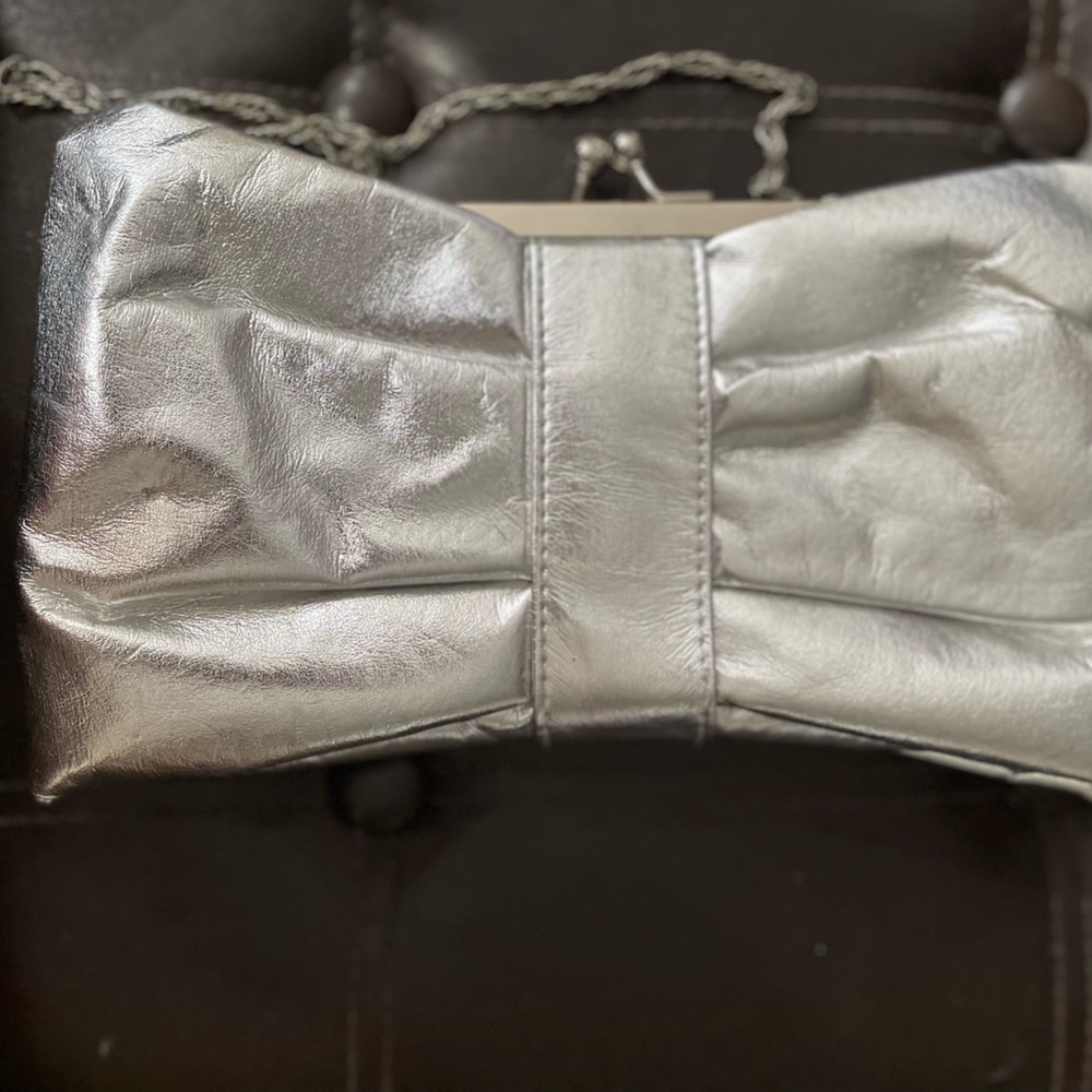 Silver tone Purse, can be used as a Clutch Bag or Crossbody (chain attached)